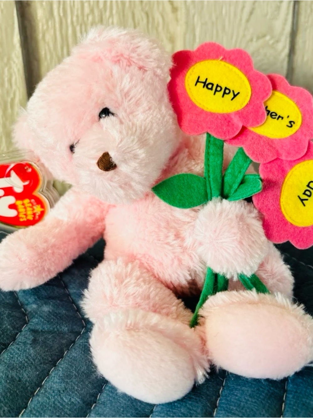 Ty Beanie Baby - Mom 2006 The Pink Mother's Day Bear Holding Flowers (8.5 in